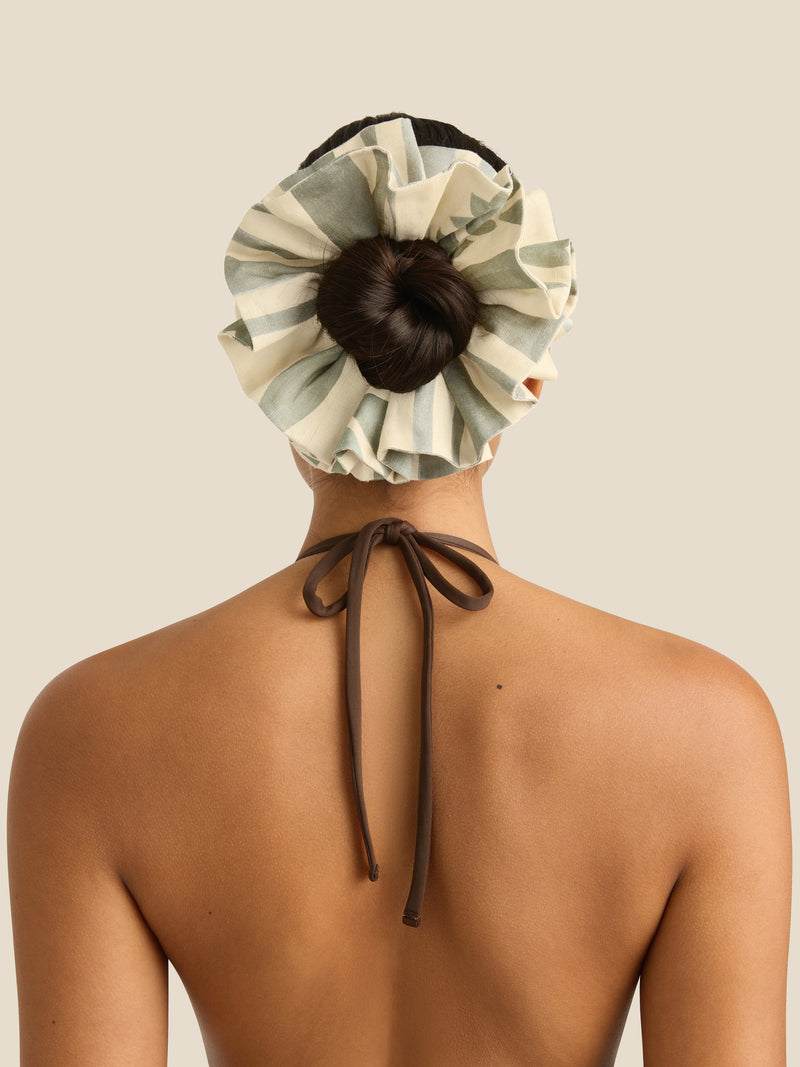 Ruffle Scrunchie | Clove Cream