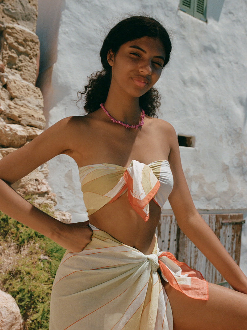 Scarf | Essence